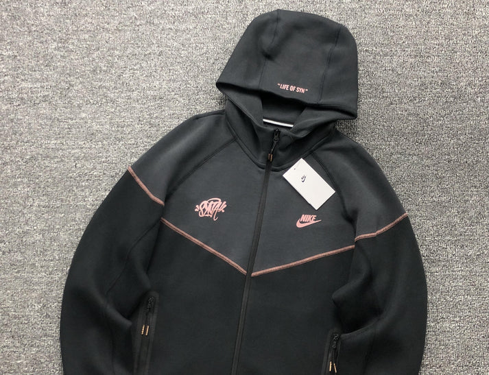 Conjunto Nike Tech x Syna