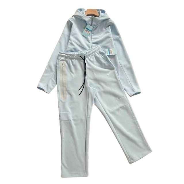 Conjunto NIKE TECH x NOCTA Celeste Algodon Real
