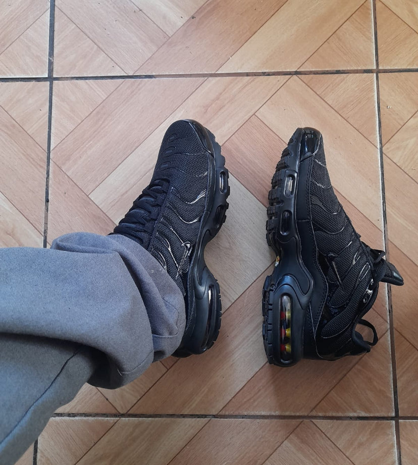 Air Jordan 4 Retro 'Midnight Navy' – Dripping